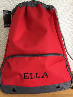 Zoom bild av namn, väska med namn, gymnastikväska, gympapåse, skolstart, skola, gymnastik, väska, påse, sport, idrott