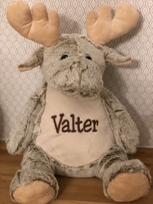 Zoom bild av Älg,mjukisdjur,gosedjur,mjukis djur med text,brodyr,dop,födelsedag,logga,maskott