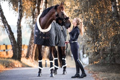 Zoom bild av Kentucky Show Rug, 160g, svart.